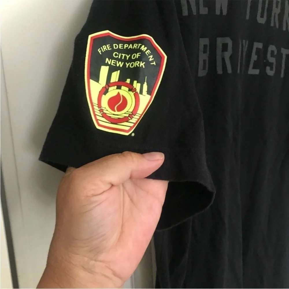 Nike FDNY shirt Large - Picture 2 of 3